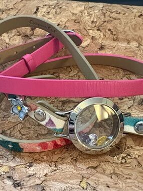 Origami Owl Floral Wrap Bracelet